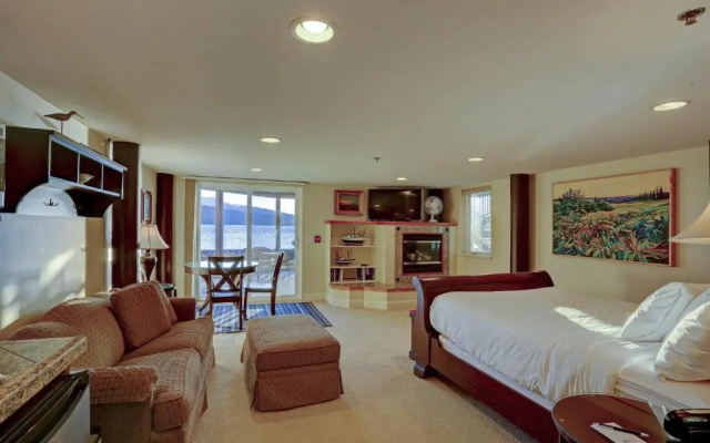 Land's End Resort
