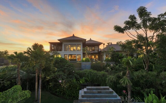 Отель The Ritz-Carlton, Bali - CHSE Certified Индонезия, Бали - отзывы, цены и фото номеров - забронировать отель The Ritz-Carlton, Bali - CHSE Certified онлайн вид на фасад