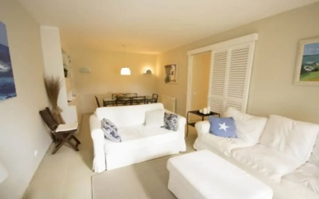Apartment - 2 Bedrooms with Pool - 104677