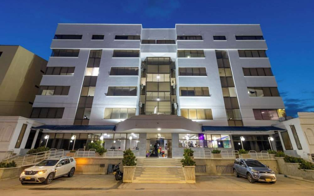 Hotel Axis Inn By GEH Suites