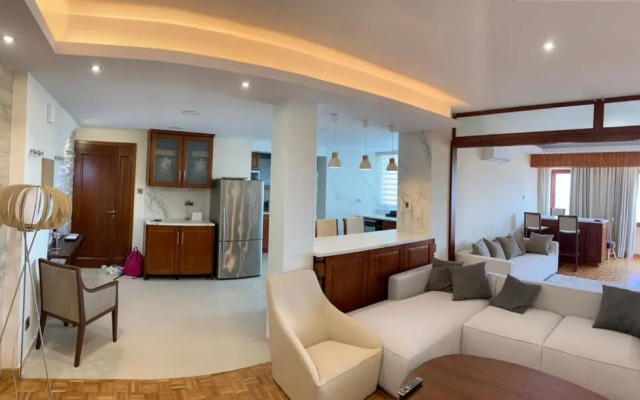 luxury 2 bed room apartment fully furnished