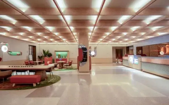 Orange Hotel (Huzhou Dongwu Intime City)