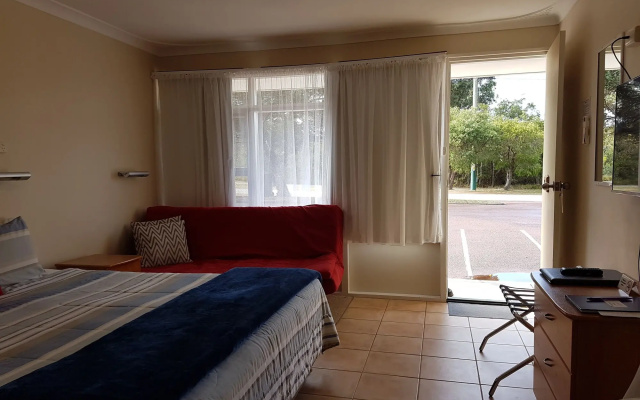 Emu Point Motel