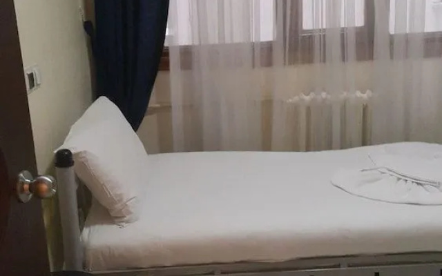 Es Hotel