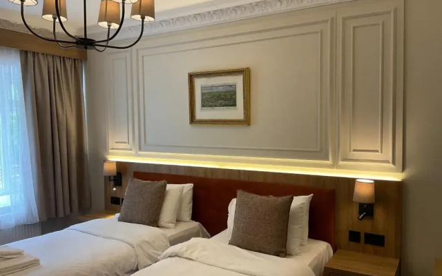 Old Mill Hotel & Lodge