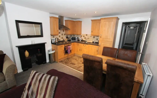 Commonhall Apartments, Top Floor