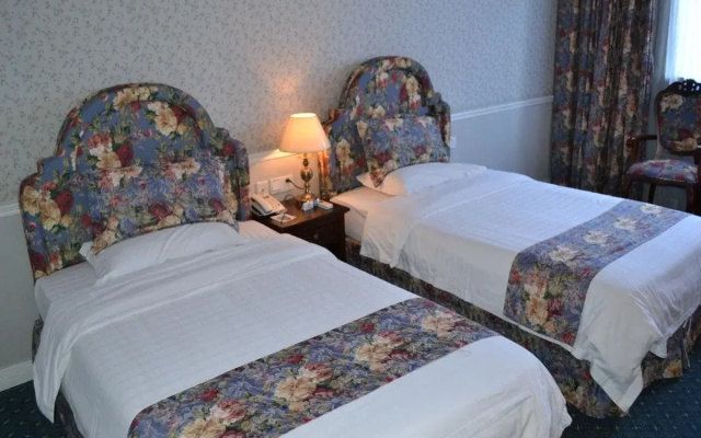 Oak Hotel