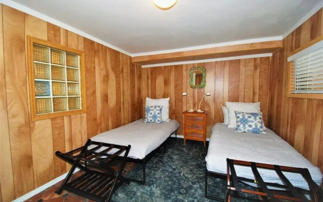 The Mermaid  - 3 Br Home