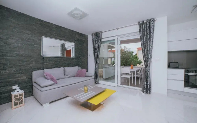 Apartment Relax with Jacuzzi & Garden