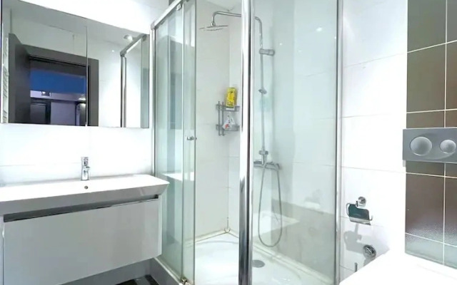 Stylish Apartment with Bosphorus View