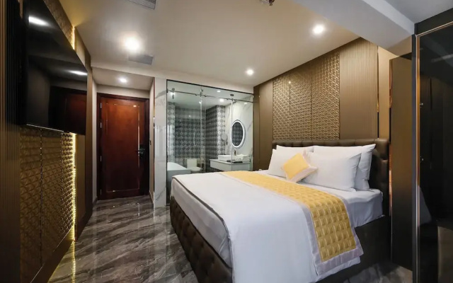 The Moon 1 Hotel