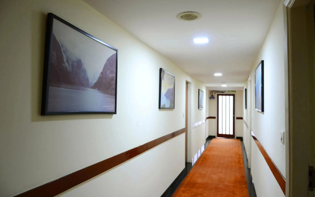 OYO 1801 Hotel Divine Inn