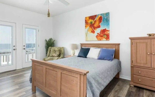 BayWalk by Meyer Vacation Rentals