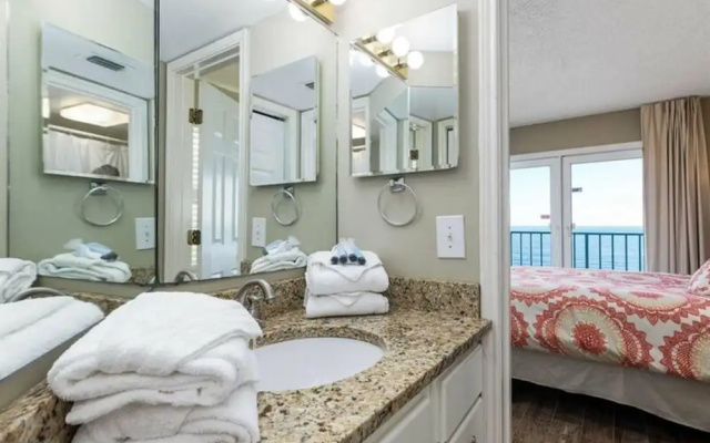 Surfin Inn by Meyer Vacation Rentals