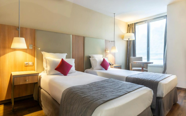Peninsula All-Suite Hotel by Dream Resorts