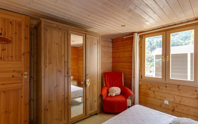 Beautiful Holiday Home in Le Cheylard with Fireplace