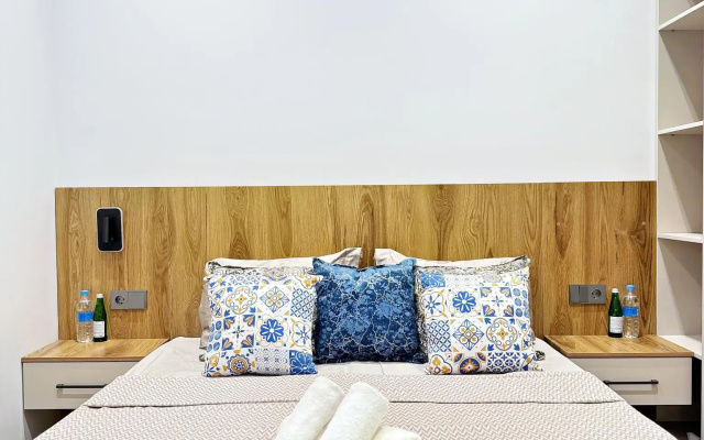 Royal Rentals (Роял Ренталс) на улице Батыра Закирова 1А/1 блок А