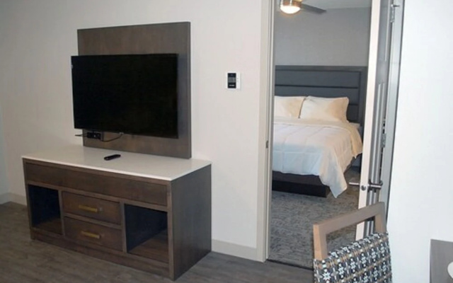 Spring Lake Townhomes and Suites