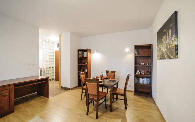 Warsaw Panorama Apartment