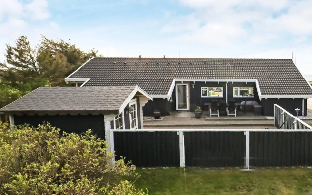 10 Person Holiday Home in Lokken-by Traum