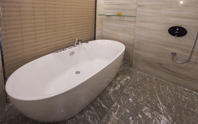 Jun Sun Hotel