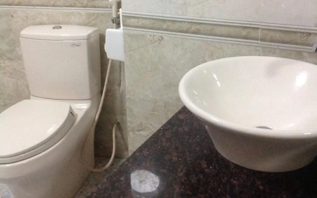 Vuong Hoan Hotel 2