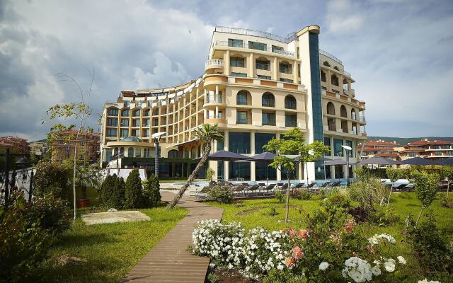 Grand Hotel Sveti Vlas вид на фасад