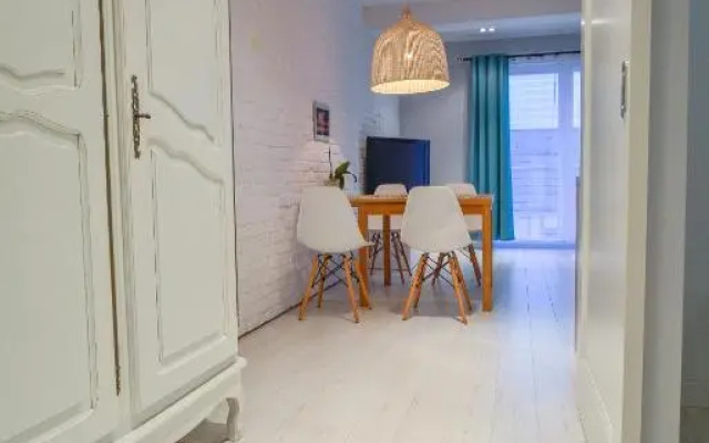 Apartamenty Bryza - Debina