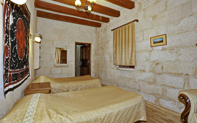 Anatolia Raymonde Cave House