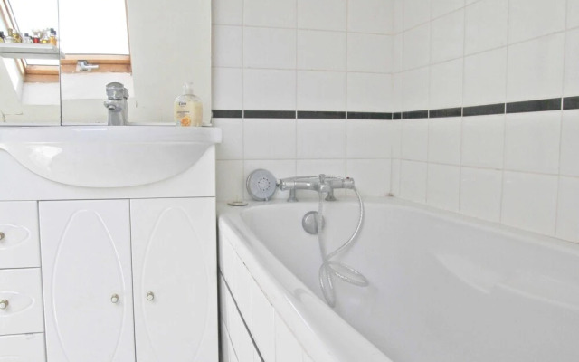 House With 5 Bedrooms in Toulouse, With Enclosed Garden