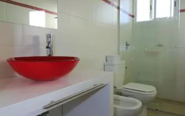 Ménage à Trois