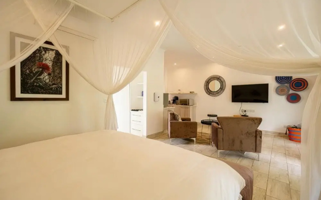 Pristine Deluxe Room With Kitchen and Pool - 2147