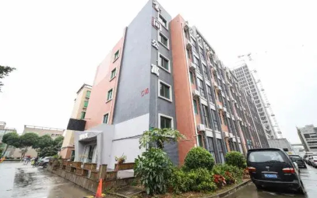 Zhuhai New Aolin Apartment (Tangjiawan Station)