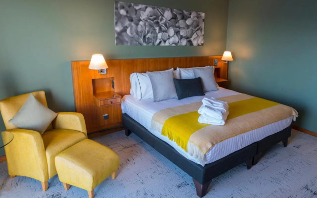 Park Lake Luxury Hotel