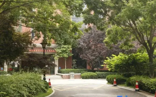 Jiaozhou Hotel