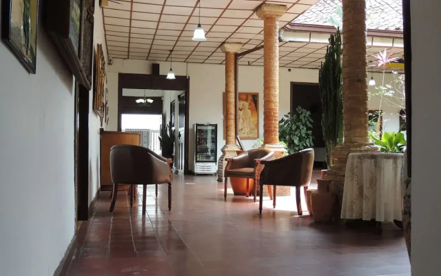 Hotel Real