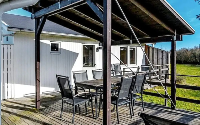 6 Person Holiday Home in Löttorp