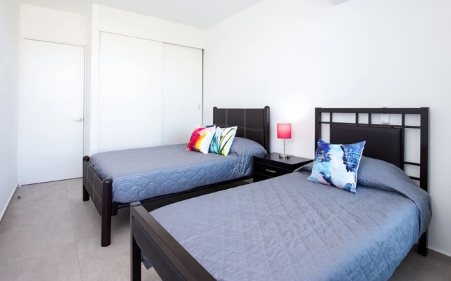 Condo Aria Ocean 411 by Kivoya