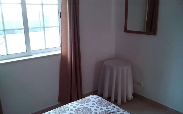 1 Bed Flat - Sleeps 2 - Parking - Wifi