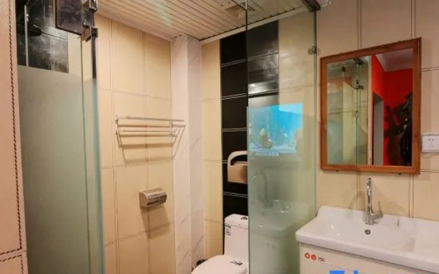Weihui Yuexiu Theme Hotel