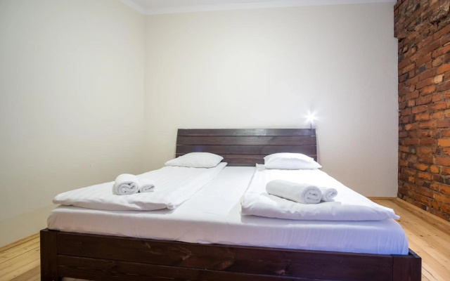 Dream Stay - Bright 2-Bedroom 2-Floor Old Town Apartment