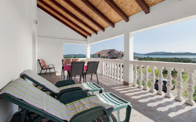 2 Bedroom Apartment in Tribunj