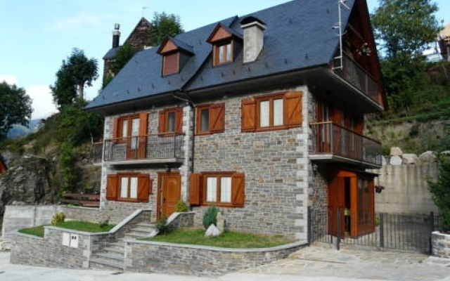 Отель Cap De La Vila Испания, Вьельа Э Михаран - отзывы, цены и фото номеров - забронировать отель Cap De La Vila онлайн вид на фасад