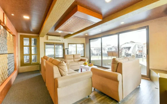 OYO 16838 Big B Houseboat 10 BHK
