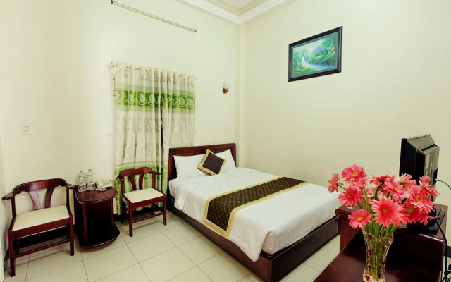 Green Moon Beach Hostel