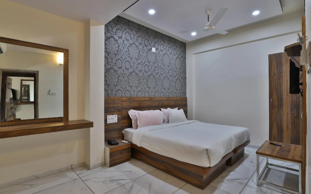 OYO 36117 Hotel Parivar