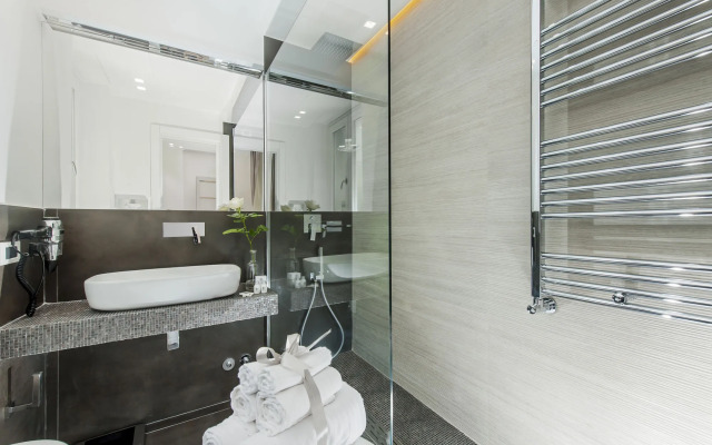 Vatican Style Suite