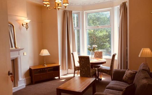Cosy 5BD Double Upper Flat - Heart of Aberdeen