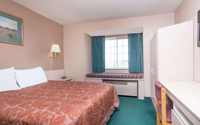 Super 8 Fargo Airport