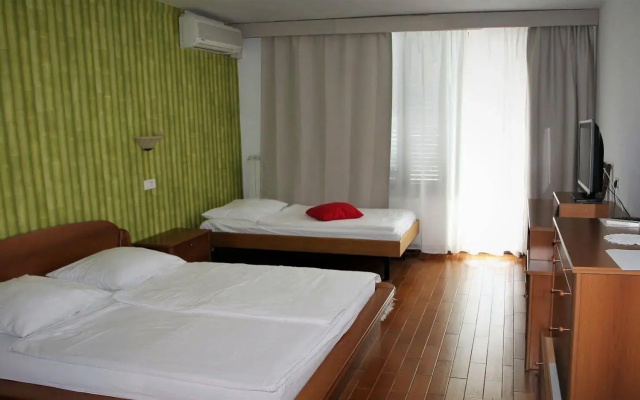 Hotel Bio
